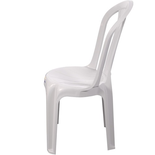 Conjunto de mesa Coruripe com 4 cadeiras plásticas sem braço Conjunto de mesa Coruripe com 4 cadeiras plásticas sem braço