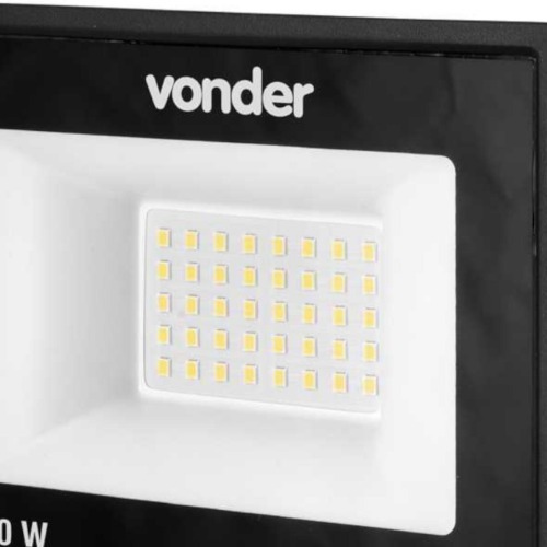 Refletor LED 50W 3.500 lúmens 6500K luz branca 110V/220V Refletor LED 50W 3.500 lúmens 6500K luz branca 110V/220V