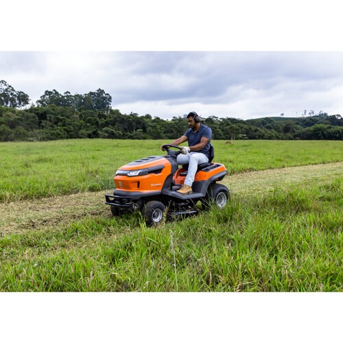 Trator cortador de grama a gasolina 21,5 Hp 4 tempos - TS 217Tm Trator cortador de grama a gasolina 21,5 Hp 4 tempos - TS 217Tm