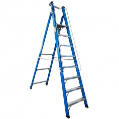 Escada plataforma fibra de vidro 7 degraus 2,4 m com rodas e corrimão - PAF240 Escada plataforma fibra de vidro 7 degraus 2,4 m com rodas e corrimão - PAF240